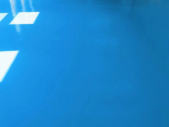 环氧地坪漆的UV抗老化技术：户外场所的持久保护